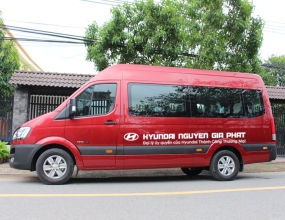 Xe Solati 16 Chỗ Ghế Universe