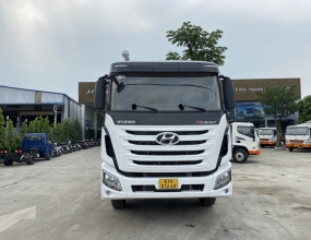 Hyundai Xcient: Xe đầu kéo thế hệ mới với sức mạnh vượt trội