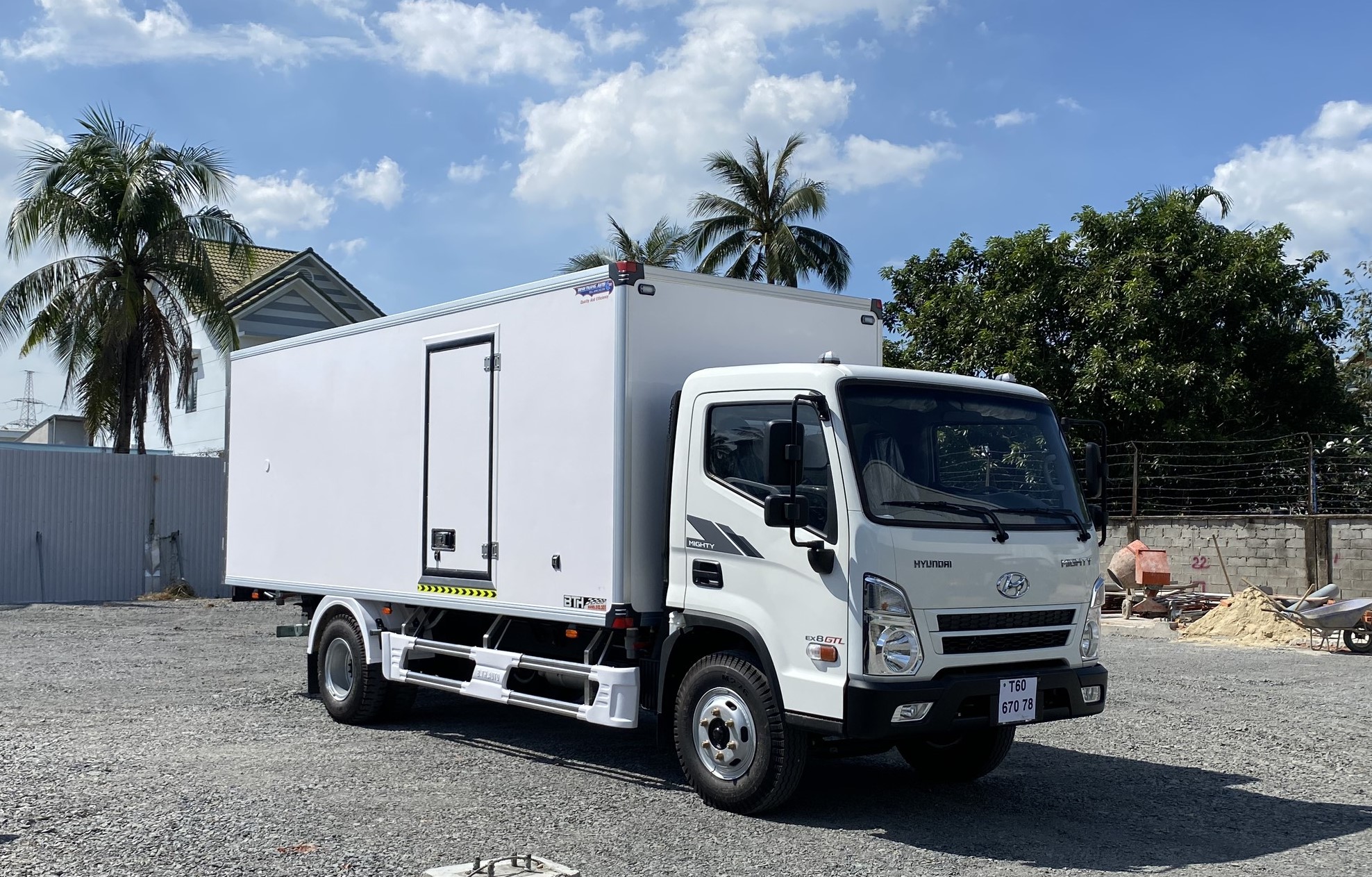 Hyundai Ex8 GT - Tải 7 Tấn - Bản Tiêu Chuẩn, Thiết Kế Mới