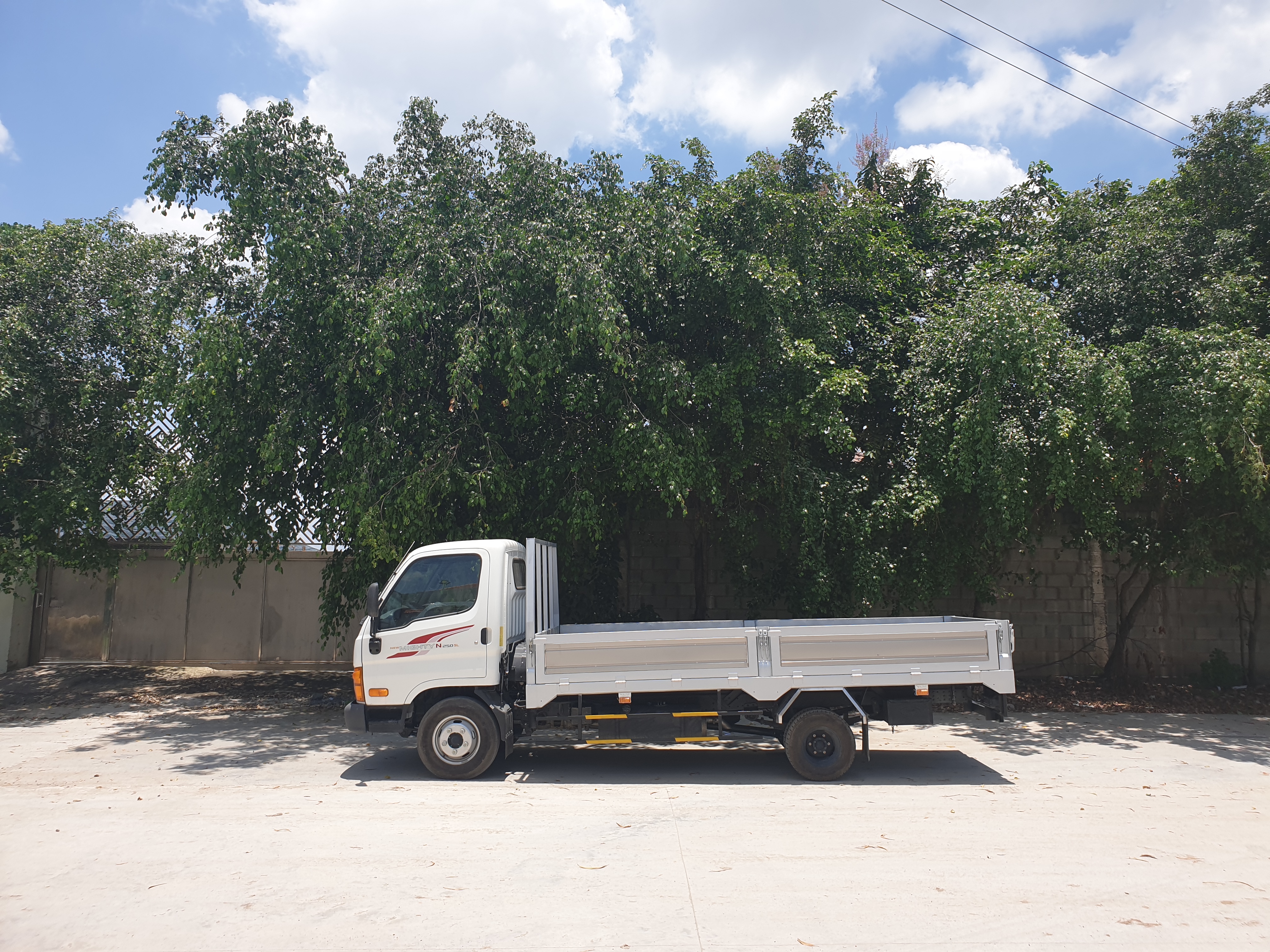 Xe tải N250SL thùng lửng