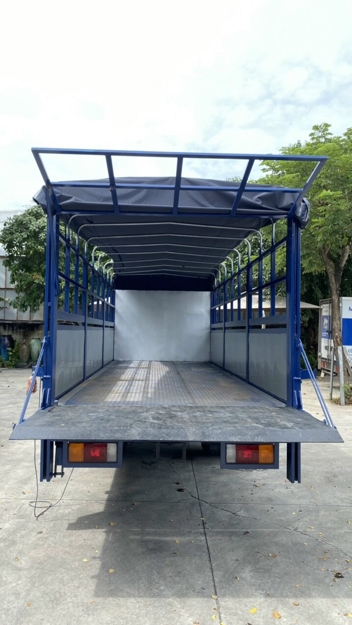 Xe tải Hyundai Mighty 110XL thùng mui bạt bửng nâng