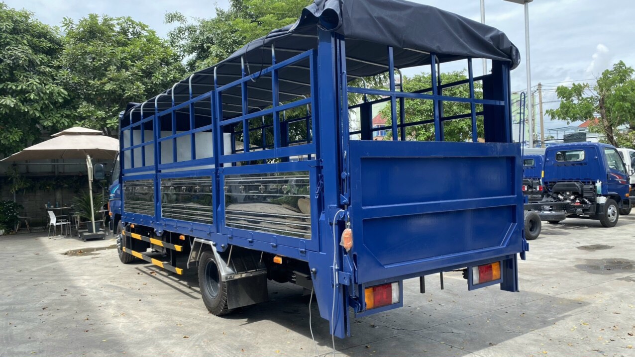 Xe tải Hyundai Mighty 110XL thùng mui bạt bửng nâng