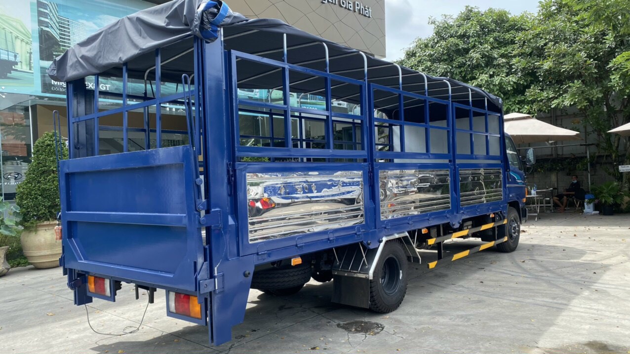 Xe tải Hyundai Mighty 110XL thùng mui bạt bửng nâng