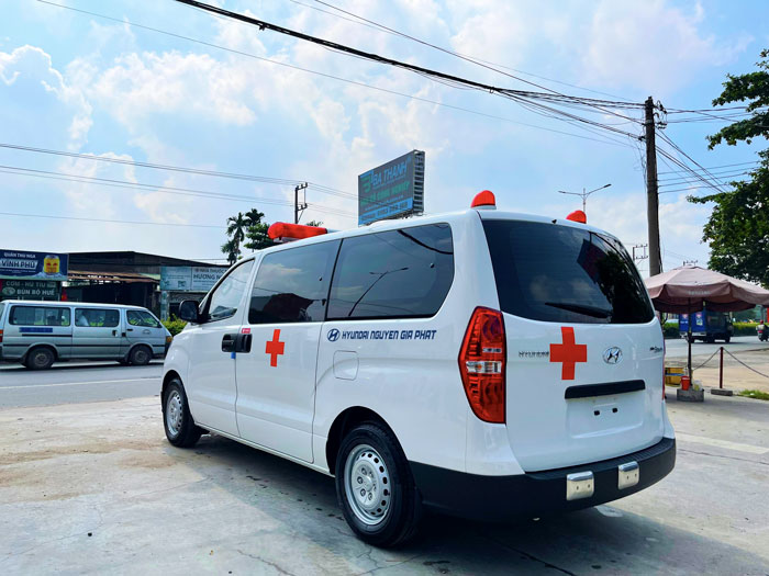 Xe cứu thương Hyundai Starex