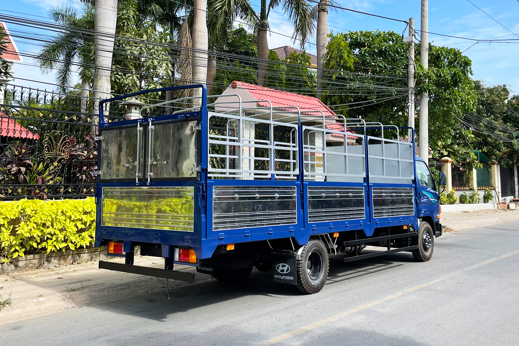 NEW MIGHTY 110XL - 7 TẤN - Thùng 6m3