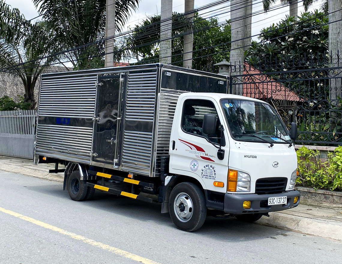 NEW MIGHTY N250SL - 2.5 TẤN - Thùng dài 4m3