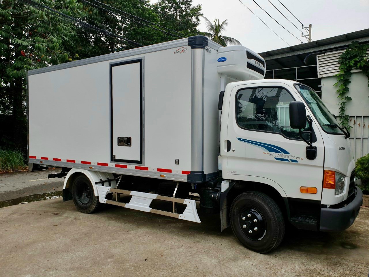 Xe tải Hyundai New Mighty 75S thùng đông lạnh