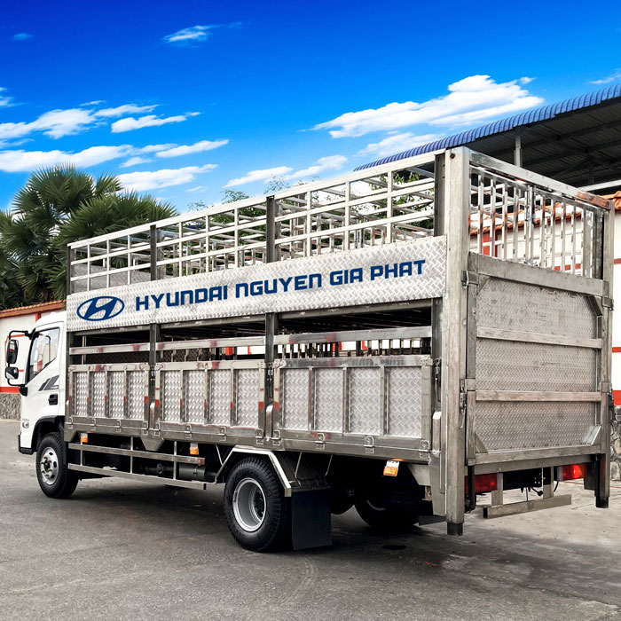 HYUNDAI MIGHTY EX8 GTL 7 TẤN THÙNG DÀI 5.8M 