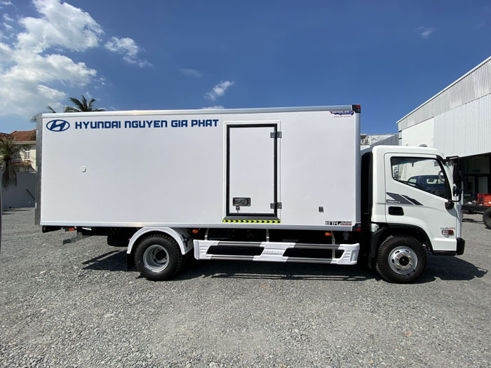 HYUNDAI MIGHTY EX8 GTL 7 TẤN THÙNG DÀI 5.8M 