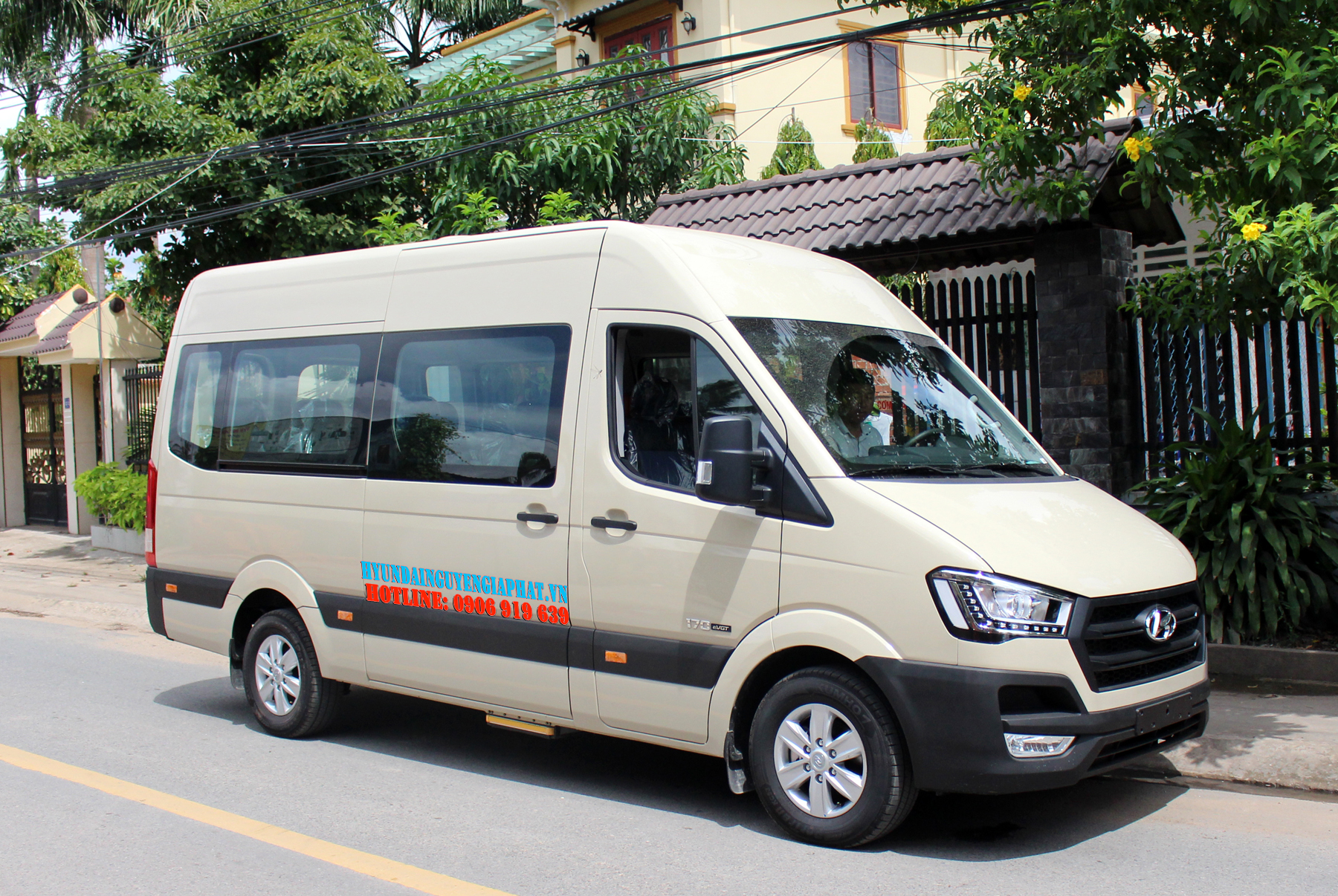 Xe Hyundai Solati 16 Chỗ