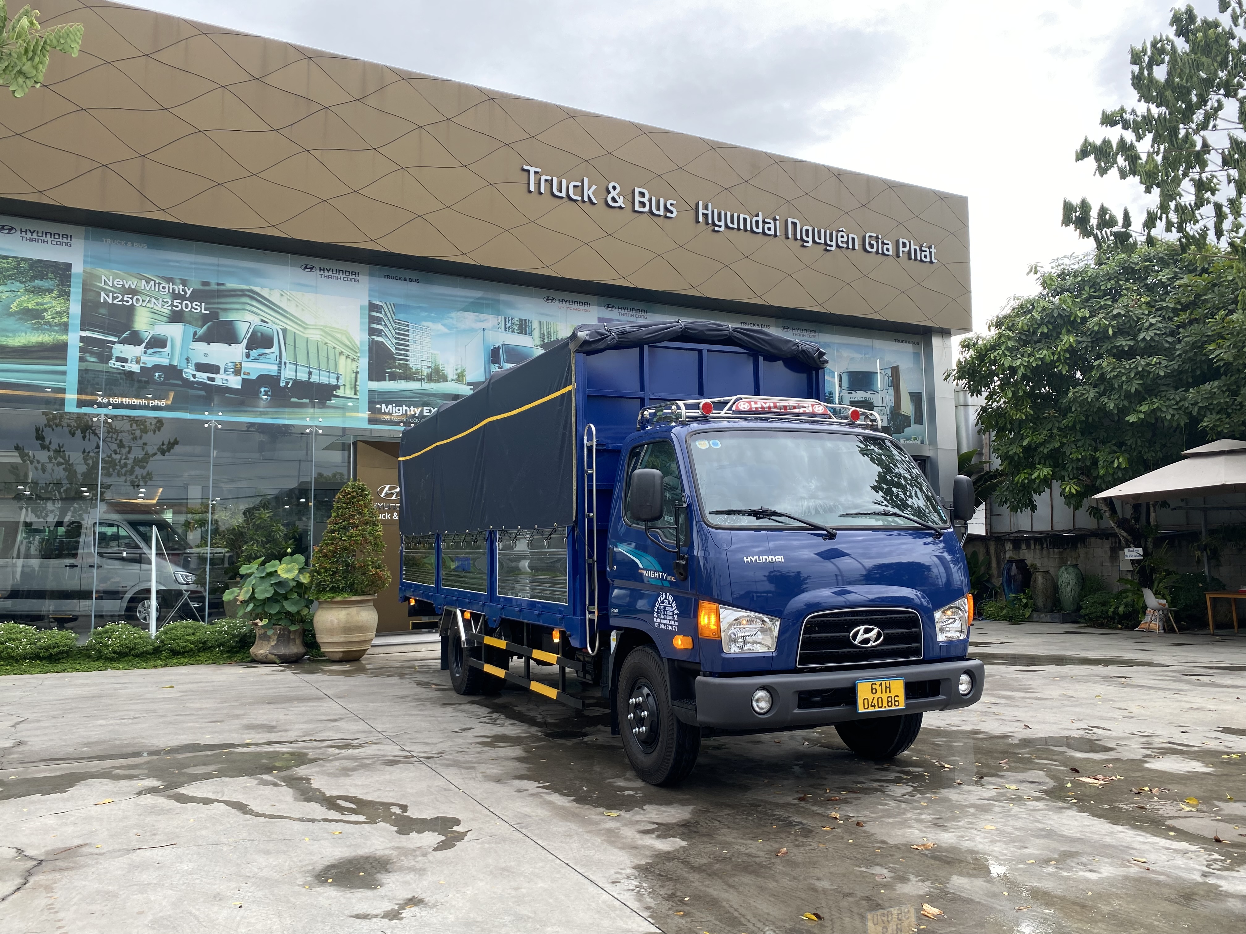 Xe tải Hyundai New Mighty 110XL thùng mui bạt tải trọng 7 tấn, thùng dài 6m3