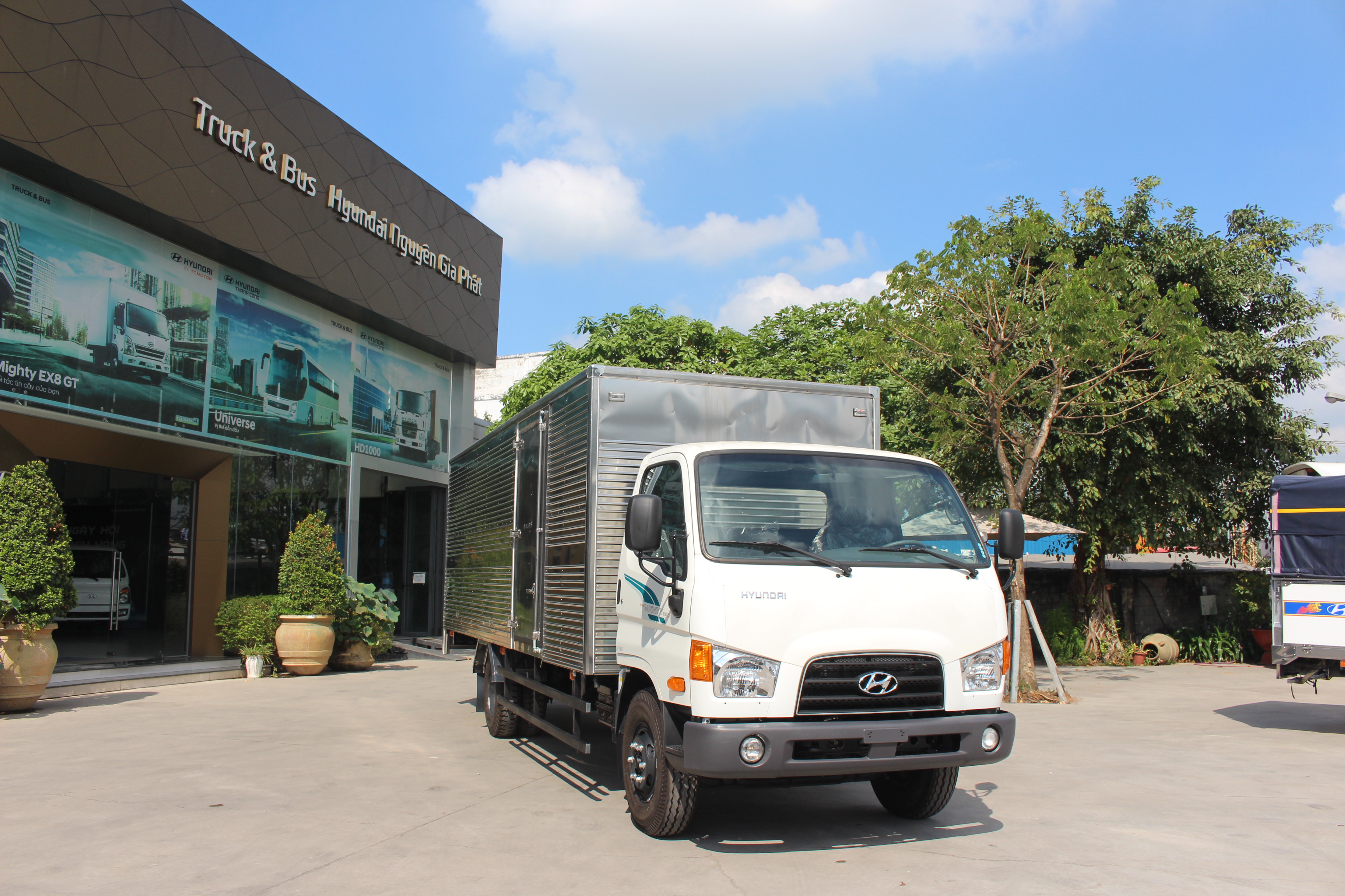 Xe tải Hyundai Mighty 110XL thùng kín