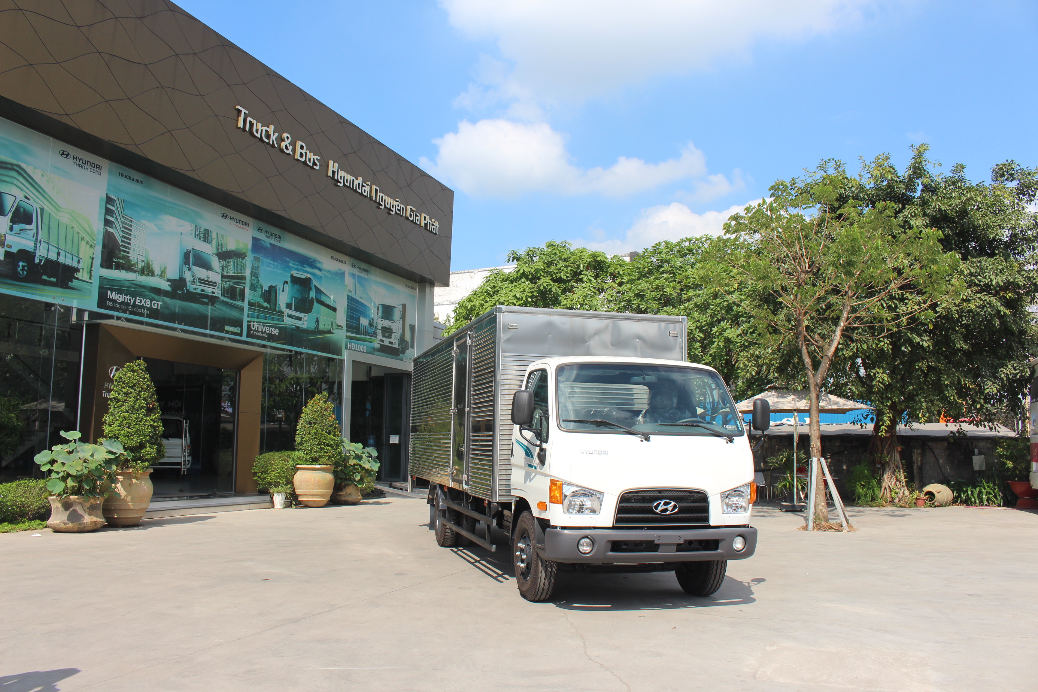 Xe tải Hyundai Mighty 110XL thùng kín