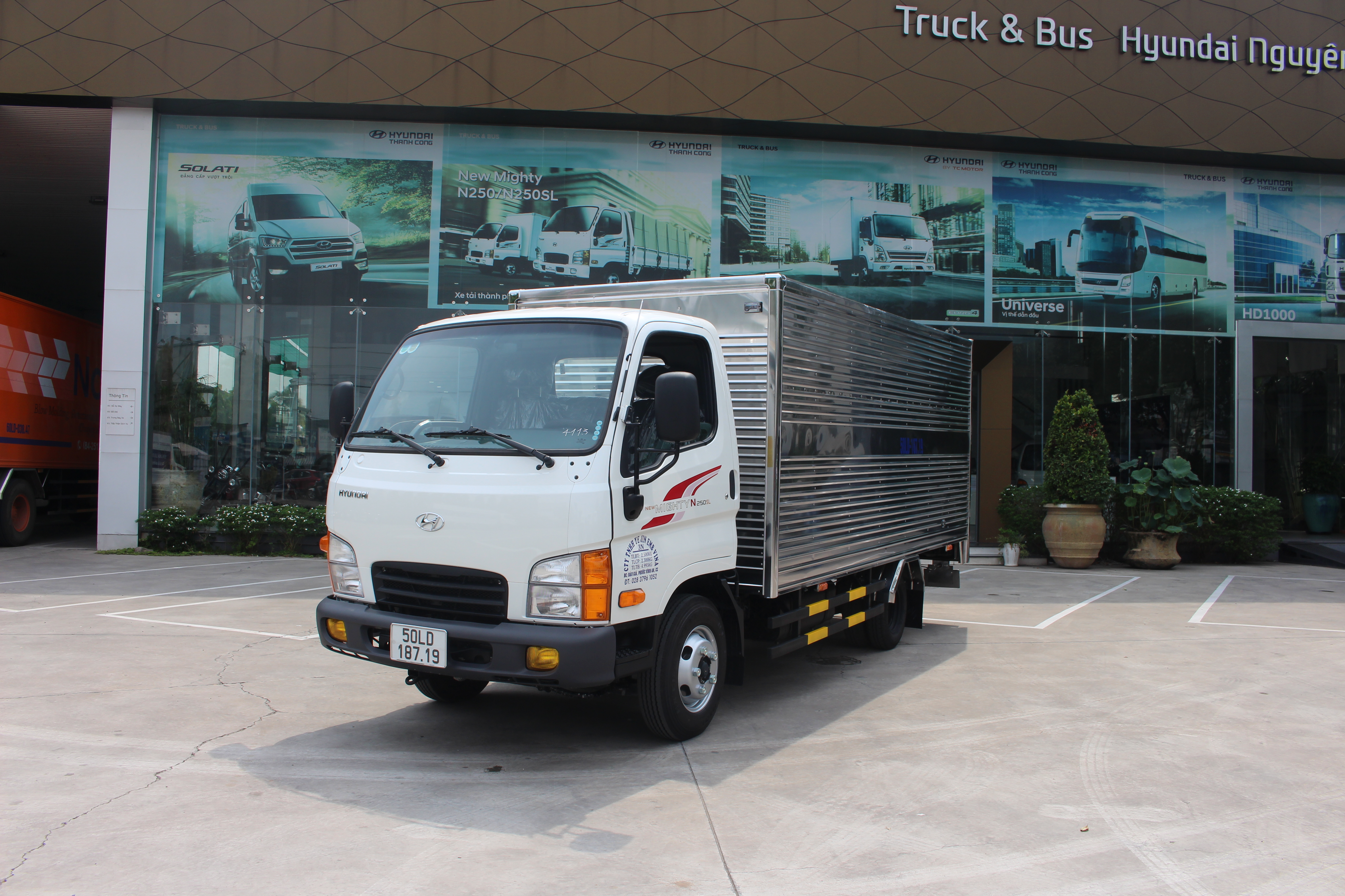 Xe tải Hyundai N250SL thùng kín