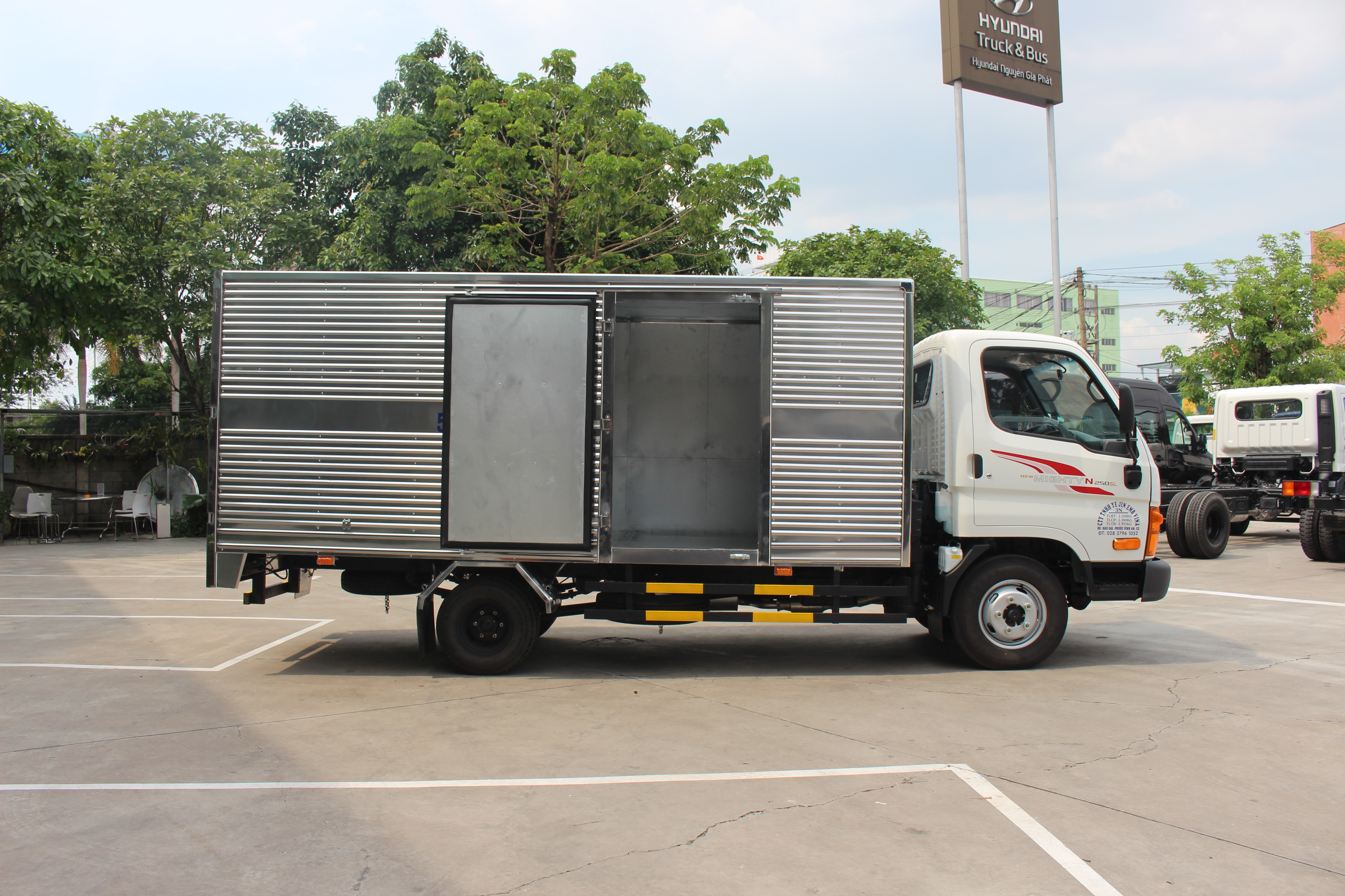Xe tải Hyundai N250SL thùng kín