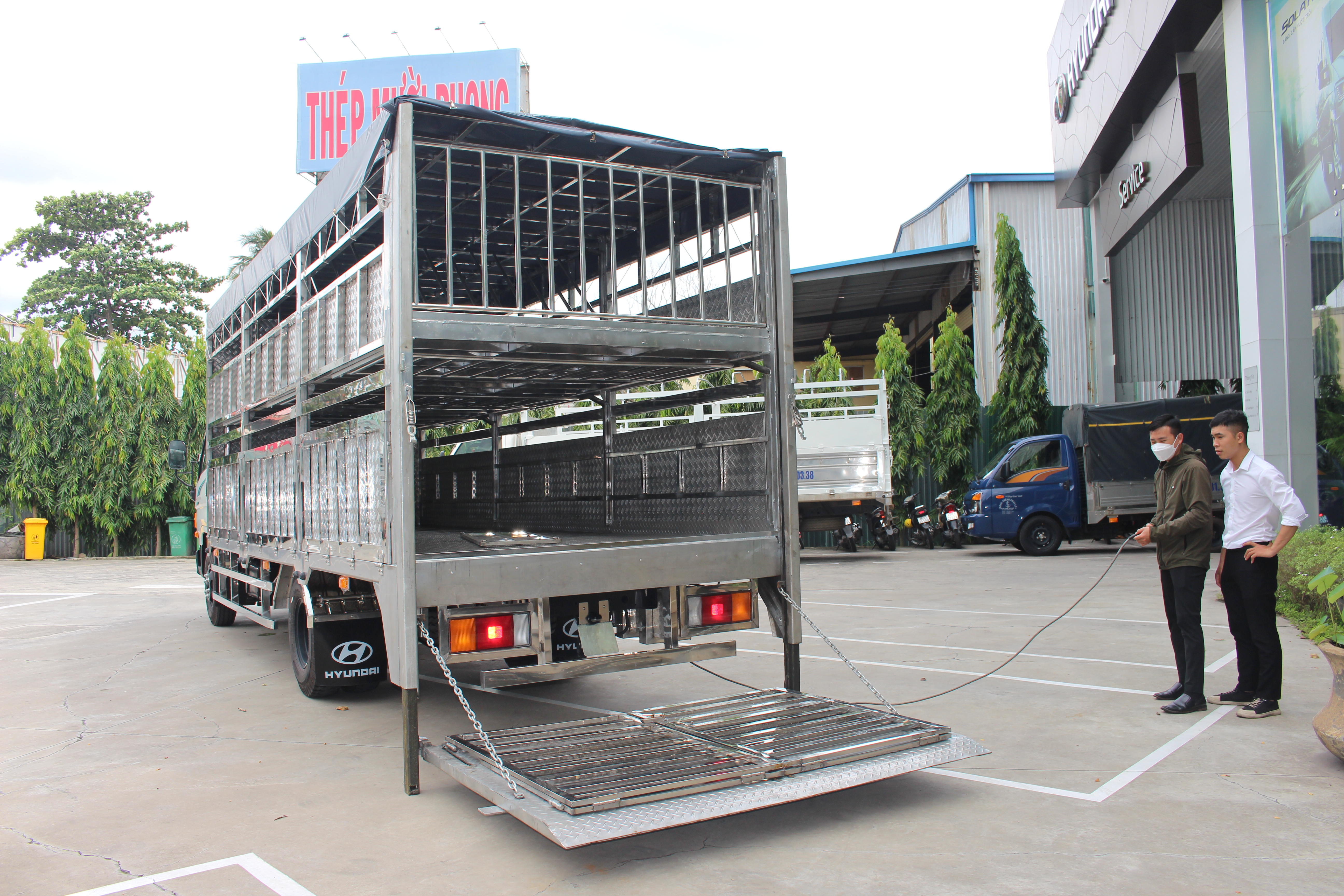 Xe tải Hyundai Mighty 110XL thùng chở gia súc