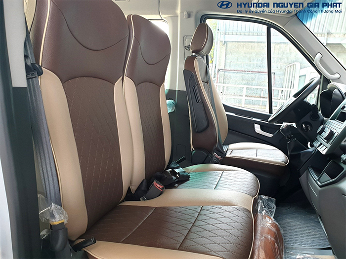 Xe Solati 16 Chỗ Ghế Universe