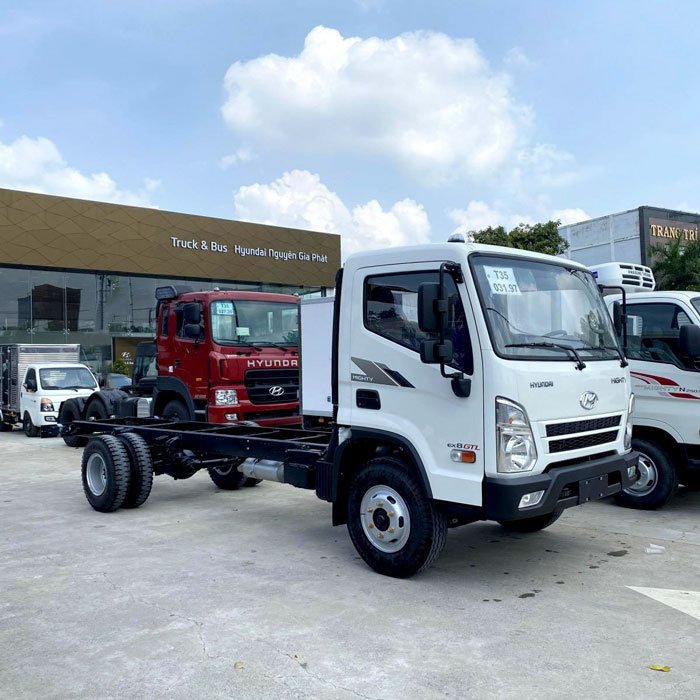 HYUNDAI MIGHTY EX8 GTL 7 TẤN THÙNG DÀI 5.8M 
