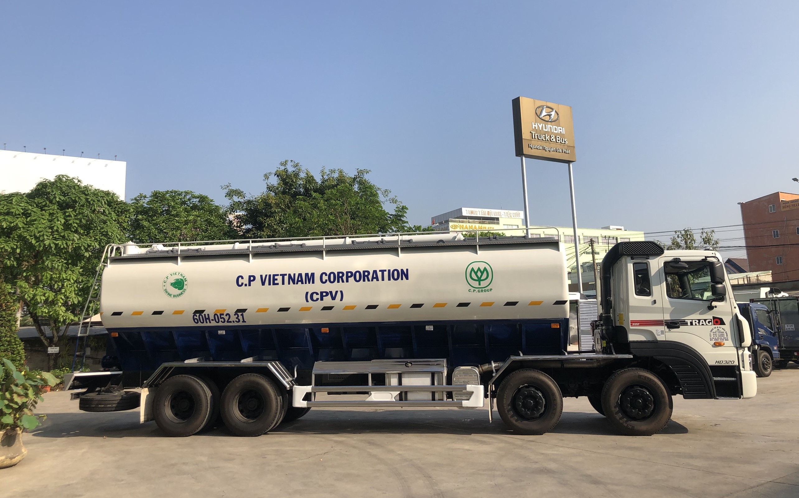 HD320 - 19 TẤN 4 CHÂN