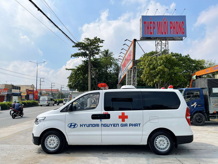Xe cứu thương Hyundai Starex