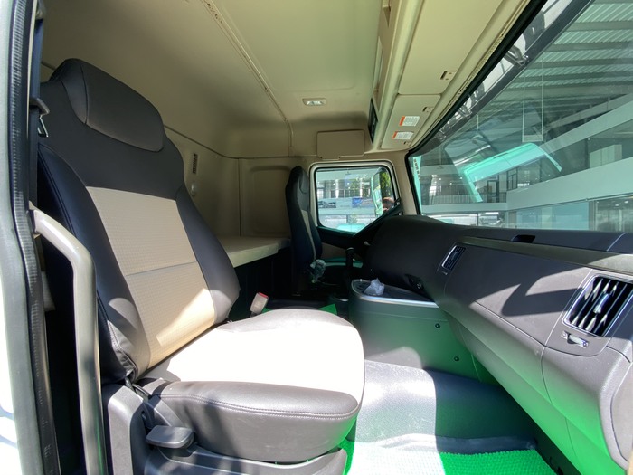 Hyundai Xcient: Xe đầu kéo thế hệ mới với sức mạnh vượt trội