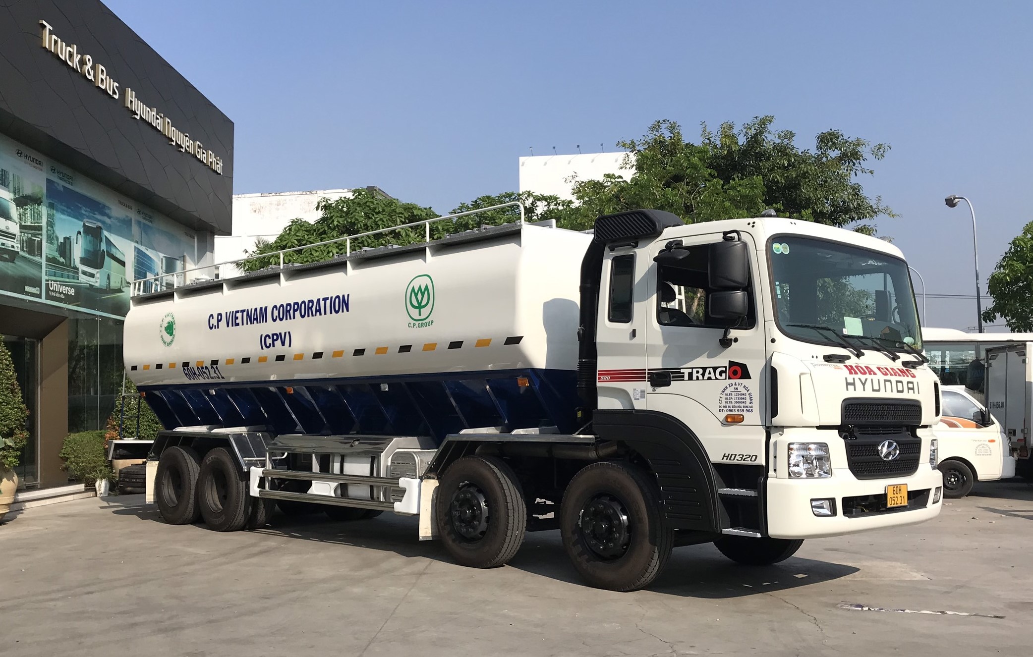 HD320 - 19 TẤN 4 CHÂN