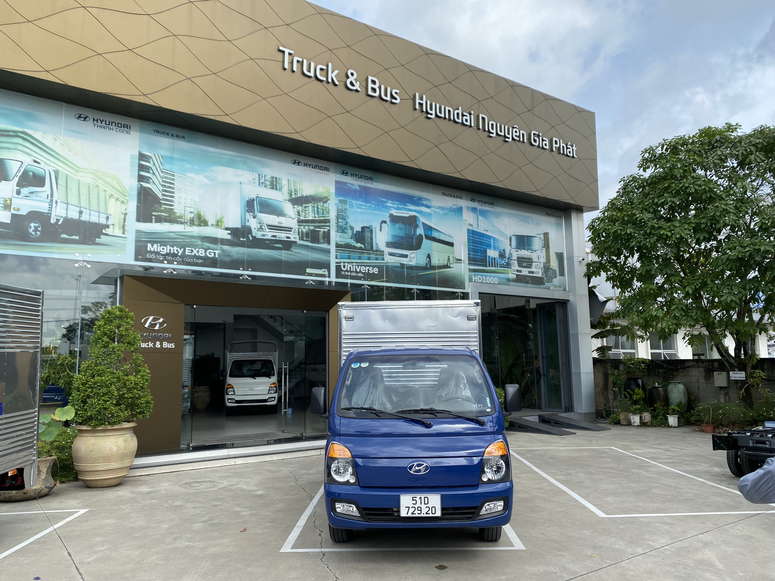 Xe tải Hyundai New Porter 150 thùng kín