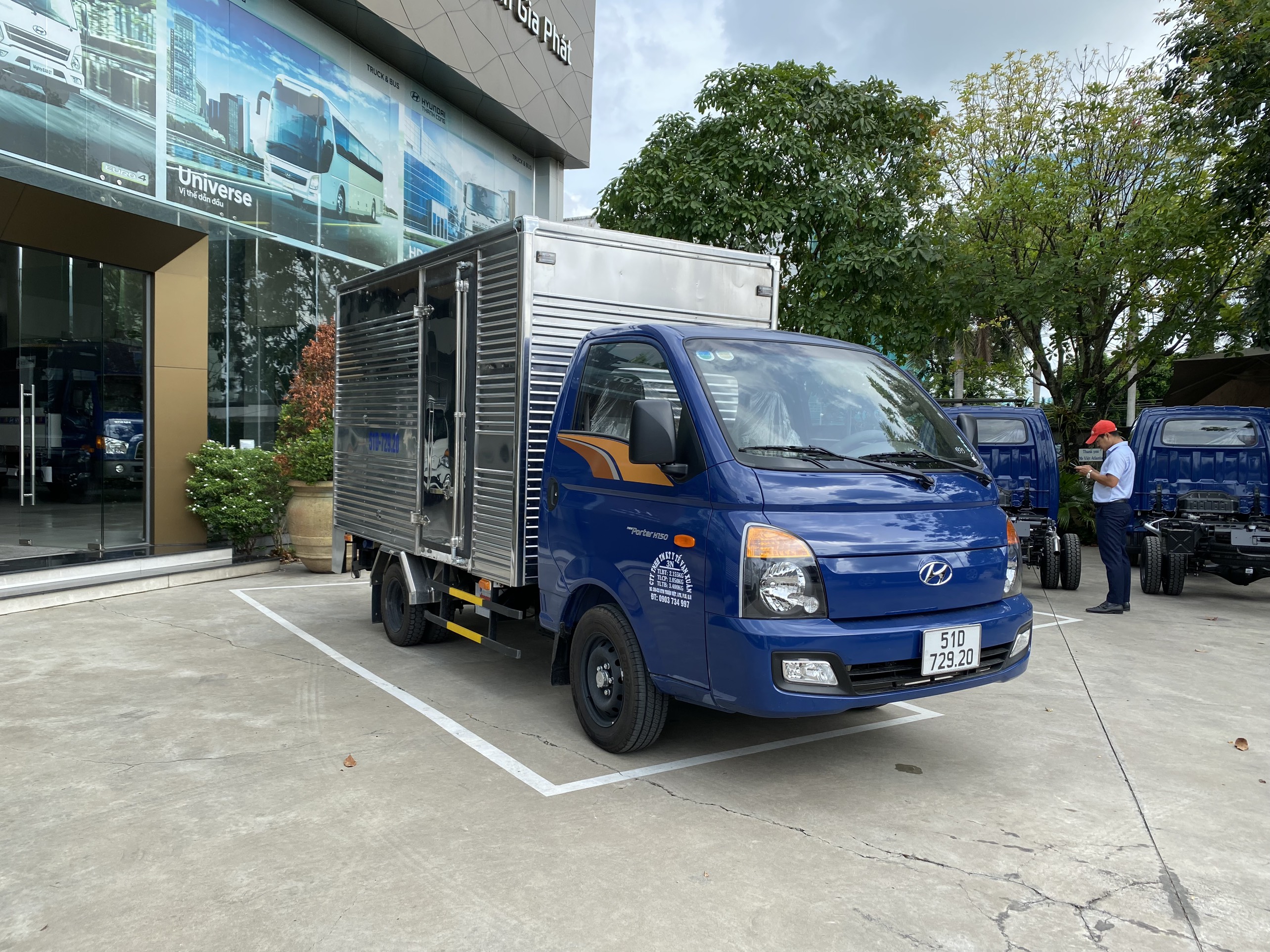 Xe tải Hyundai New Porter 150 thùng kín