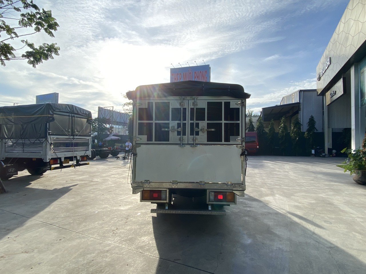 Xe tải Hyundai N250SL thùng mui bạt